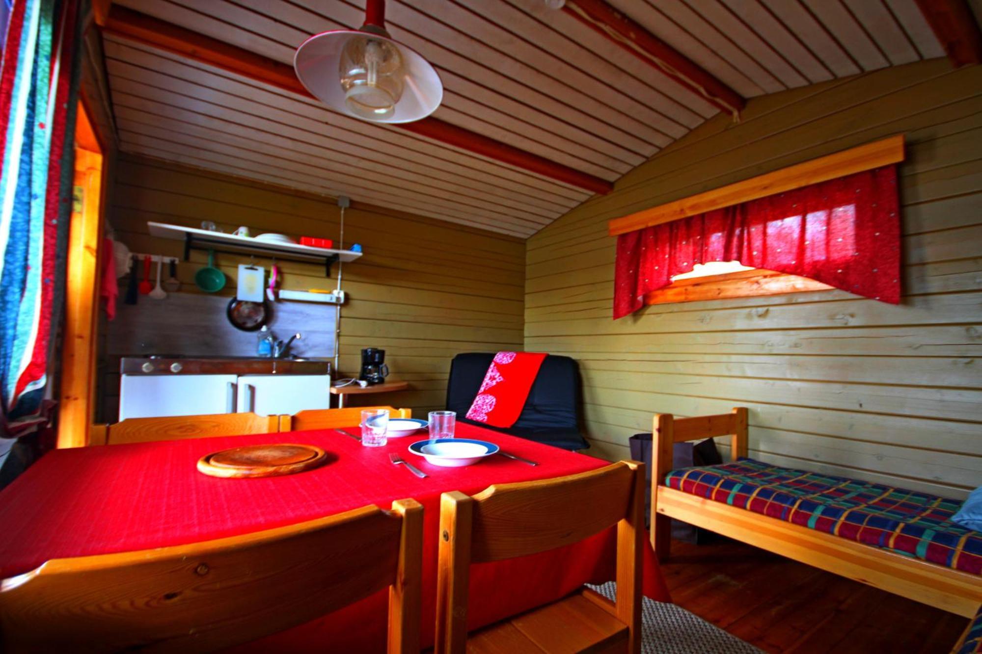 Ukonjärven Holiday Village Ivalo Rum bild